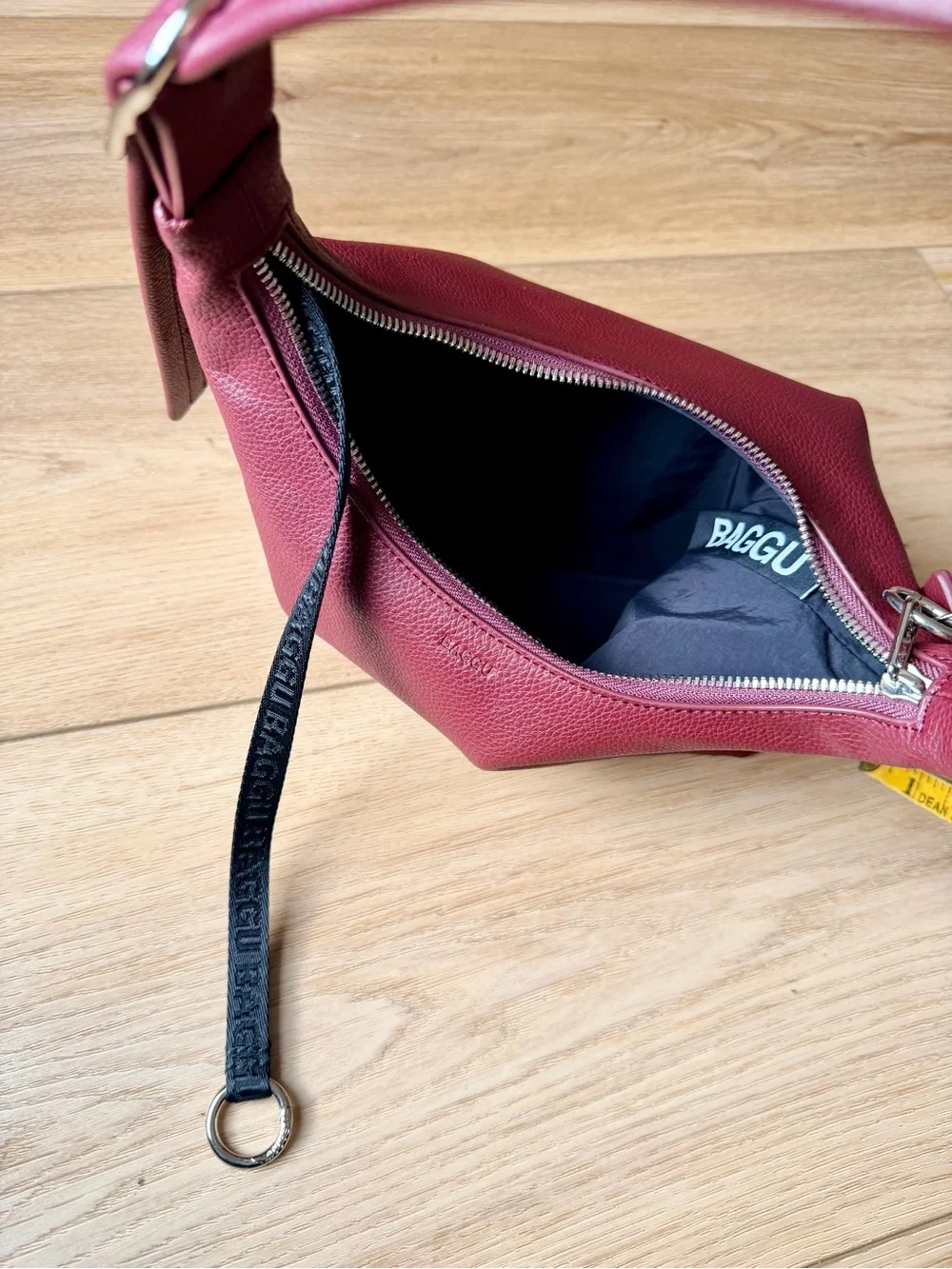 BAGGU Mahogany Recycled Leather Shoulder Bag